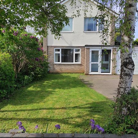 Number 8 With Free Parking Villa Bury St. Edmunds Exterior photo